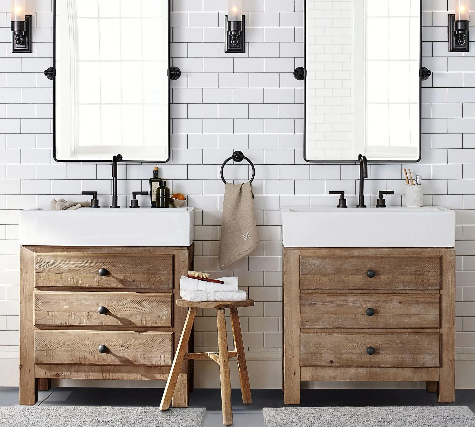 Elegante espejo de baño de lujo moderno con decoración de pared de hotel, espejo de baño personalizado